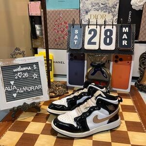 Toddler's Jordan 1 Mid SE Black/Metallic Gold-White (BQ6933 007)